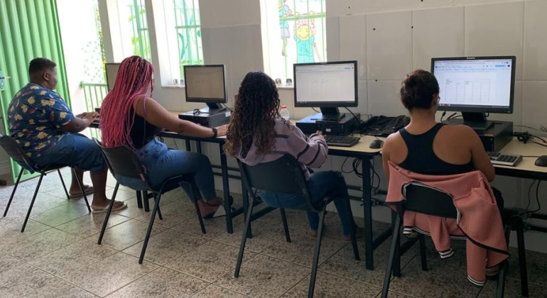 Programa de Inclusão Digital da PBH chega a 18 mil certificações emitidas