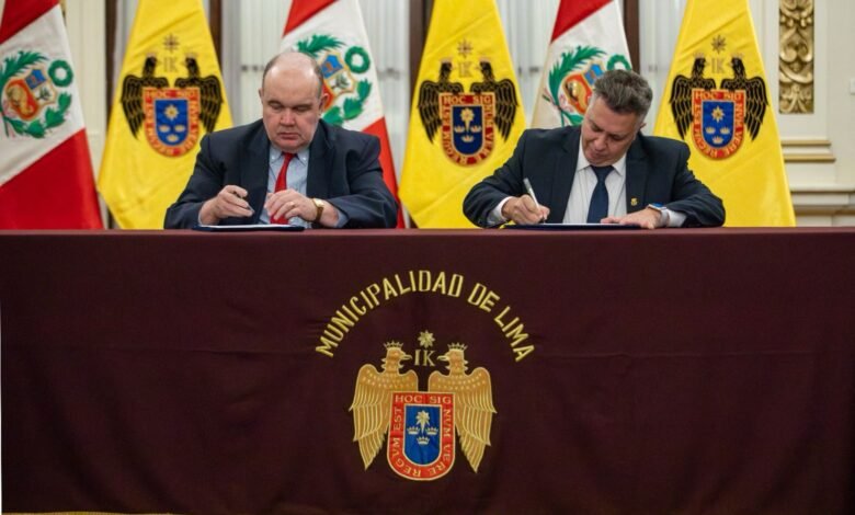 Álvaro Damião assina acordo de cooperação técnica entre BH e Lima