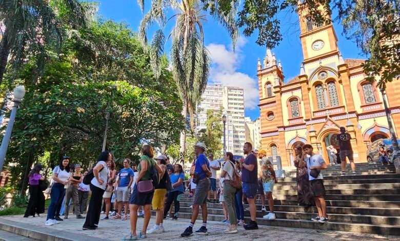 Passeios turísticos gratuitos mobilizam turistas e moradores de Belo Horizonte