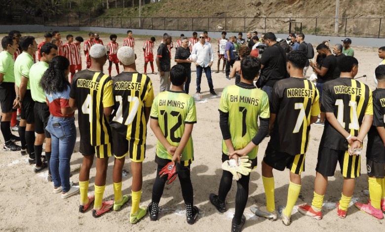 Prefeitura entrega obra de revitalização do Campo do Paraíso Esporte Clube