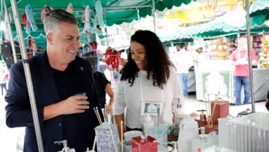 Álvaro Damião destaca valorização da economia popular em aniversário da Feira da Rua Tamoios