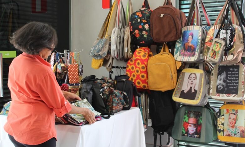Artesãos da Feira PEC expõem produtos no TJMG na semana das mães
