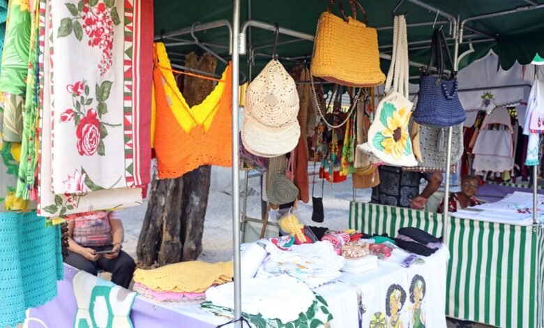 Feira da Economia Solidária da Rua Tamoios comemora aniversário de 1 ano
