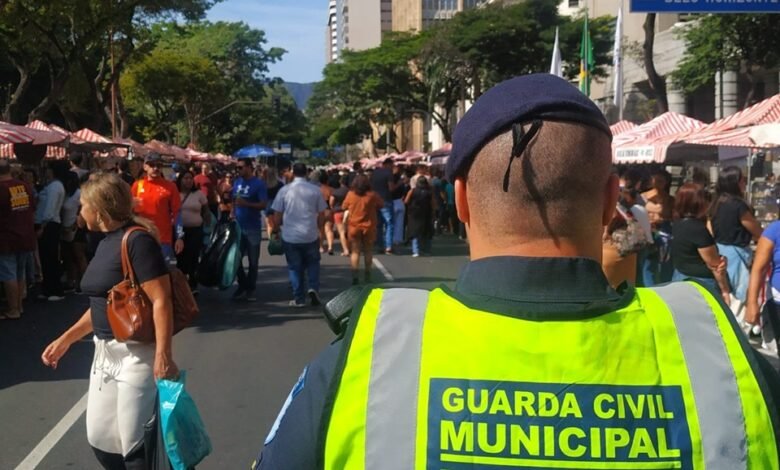 Prefeitura de BH reforça a segurança na Feira da Afonso Pena