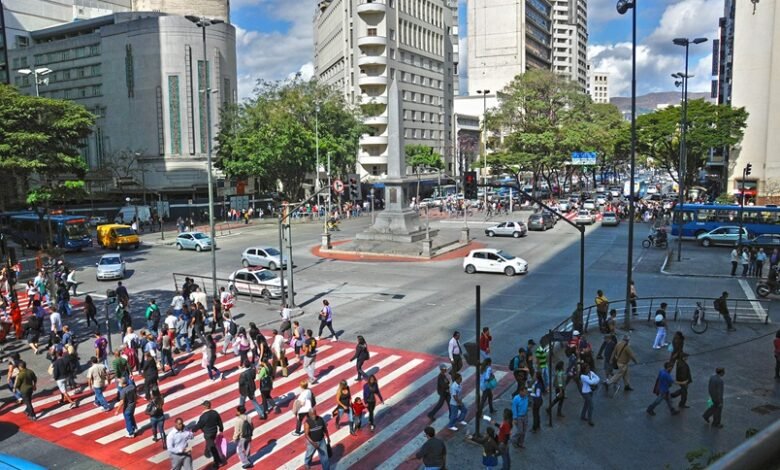 Sônia Knauer conduz palestra em Belo Horizonte