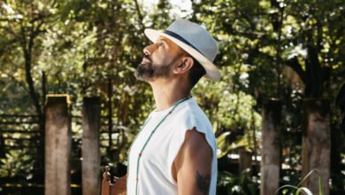 Músico celebra ancestralidade em show gratuito no Teatro Raul Belém Machado