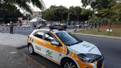 Operação de trânsito para a Corrida Santo Antônio, na Rua Padre Pedro Pinto, neste domingo (8)