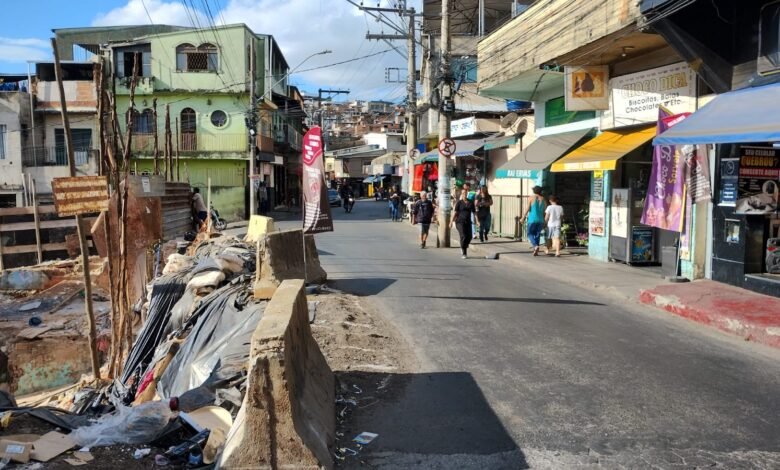 PBH inicia obras para conter erosão na Rua Independência, no Cabana do Pai Tomás