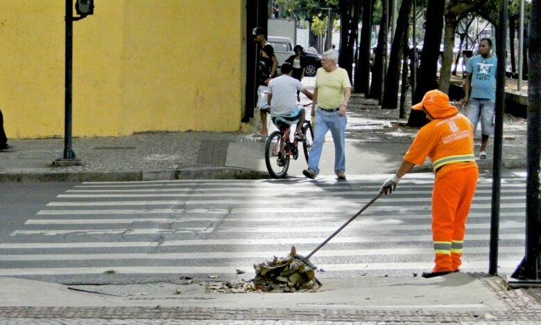 Prefeitura amplia frequência dos serviços de capina e varrição na cidade