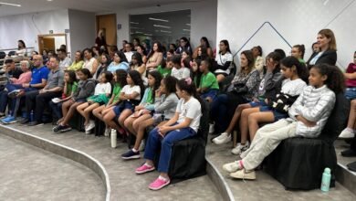 Ginasta Daniele Hypólito encontra estudantes da Rede Municipal participantes dos Jogos Escolares de BH (JEBH)