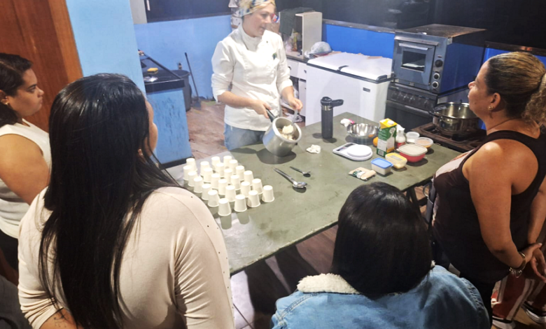 Moradores do Morro das Pedras têm aulas de empreendedorismo da Jornada Gastronômica