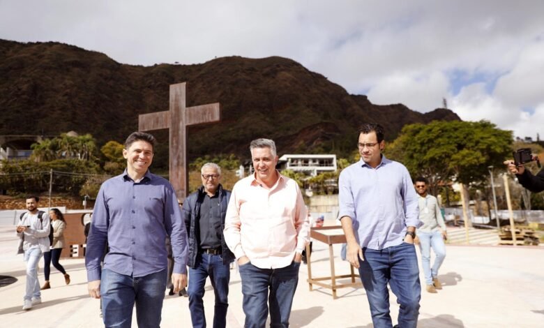 Prefeito Álvaro Damião anuncia reabertura parcial da Praça do Papa durante visita a obras