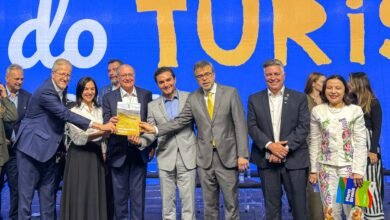 Álvaro Damião participa da solenidade de abertura do Salão Nacional do Turismo