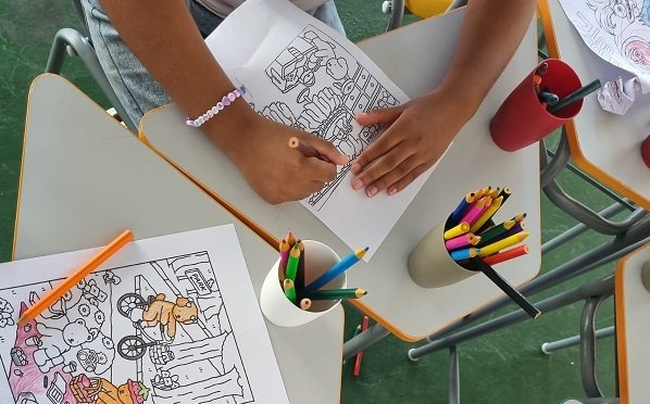 Escola nas Férias oferece dois dias de programação gratuita com oficinas, cinema e brinquedos na rede municipal