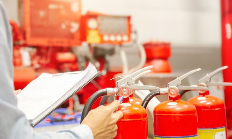 Extintores e Mangueiras: Como Manter a Manutenção em Dia e Evitar Problemas Legais