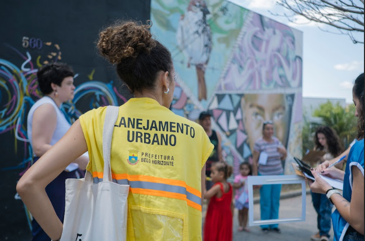 Caminhada pelo Bairro São Geraldo mapeia atividades na Avenida Itaité