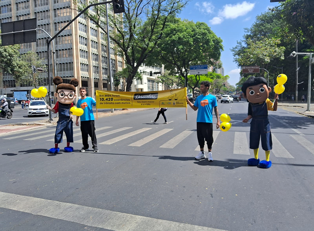 Campanha sobre trânsito seguro segue com atividades na rodoviária, Novo Anel e Praça da Liberdade