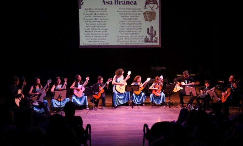 Espetáculo une música e imagens no Teatro Raul Belém Machado