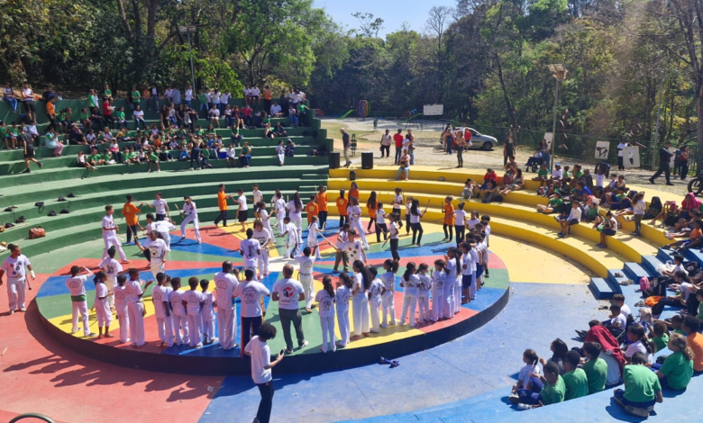 Festivais regionalizados reúnem 7 mil estudantes da rede municipal até sexta-feira (26)