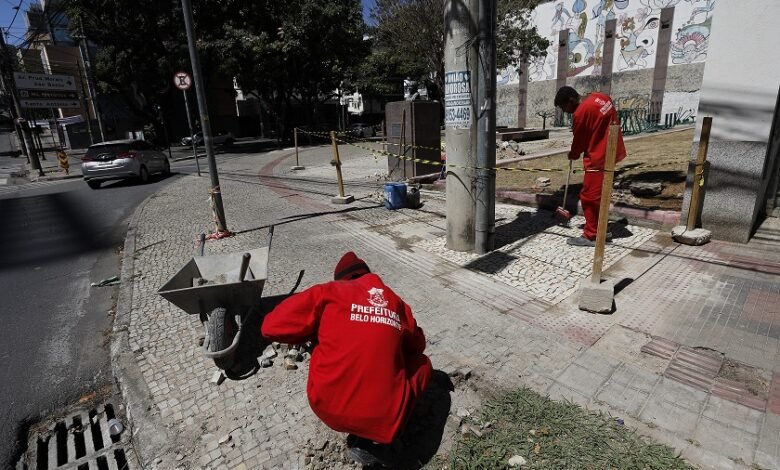 PBH inicia revitalização de calçada portuguesa na Prudente de Morais com Contorno