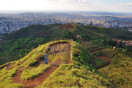 Trilha guiada neste sábado (6) celebra 13 anos do Parque Serra do Curral