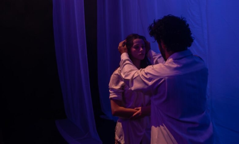 Espetáculo une drama, dança e poesia no Teatro Marília