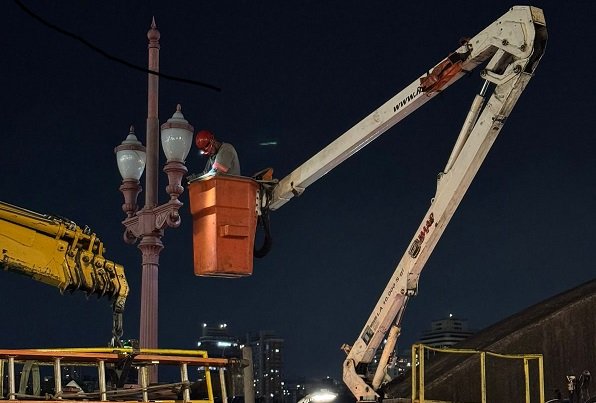 Prefeitura de BH inicia reforma dos postes históricos do Viaduto Santa Tereza