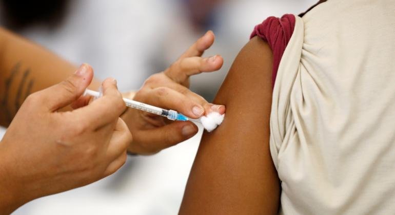 Prefeitura de Belo Horizonte alerta sobre a importância da vacina contra HPV