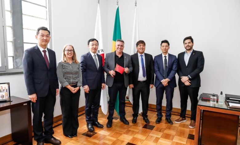 Prefeitura de Belo Horizonte recebe comitiva de representantes do governo da China