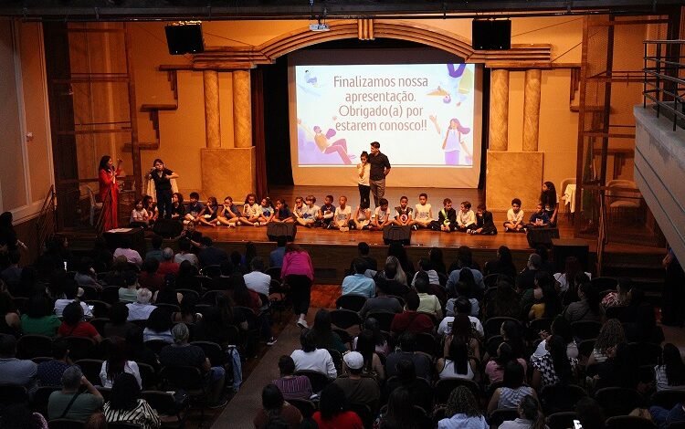 Curso de Libras para professores municipais teve encerramento especial no CEI Imaculada