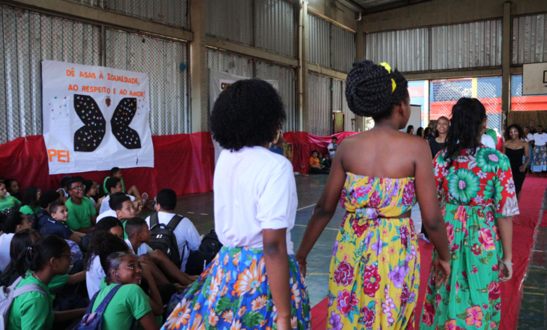 Escola Municipal celebra o Mês da Consciência Negra com desfile de beleza