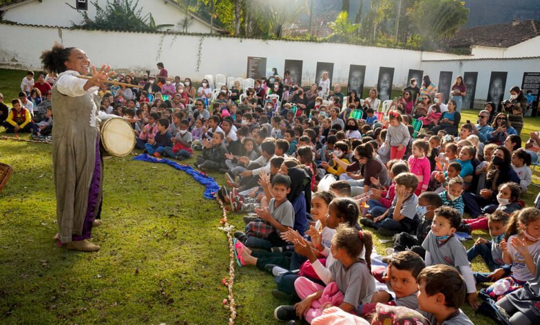 Novo espetáculo de contos de fadas chega ao palco do Teatro Francisco Nunes