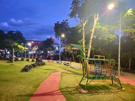 Parque Ecológico do Bairro Universitário fica mais seguro com nova iluminação de LED