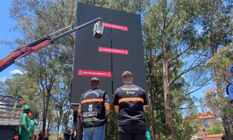 Prefeitura de BH realiza operação para combater publicidade irregular