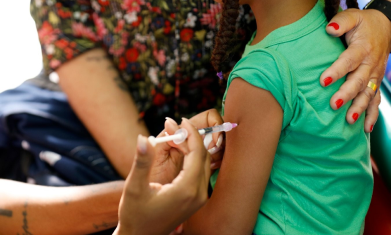 Prefeitura de Belo Horizonte reforça a importância da vacinação contra a dengue