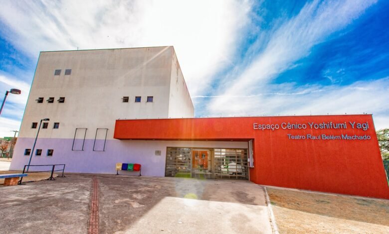 Teatro Raul Belém Machado recebe show de lançamento do novo álbum de Dé Siqueira