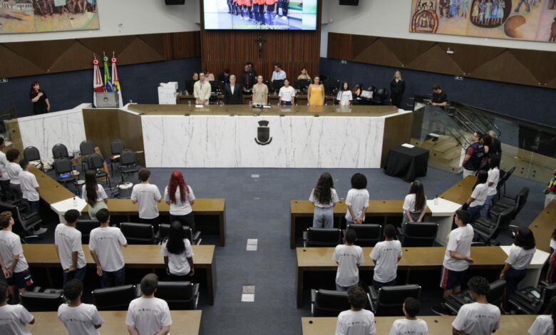 Estudantes da rede municipal participam de projetos de cidadania e ética